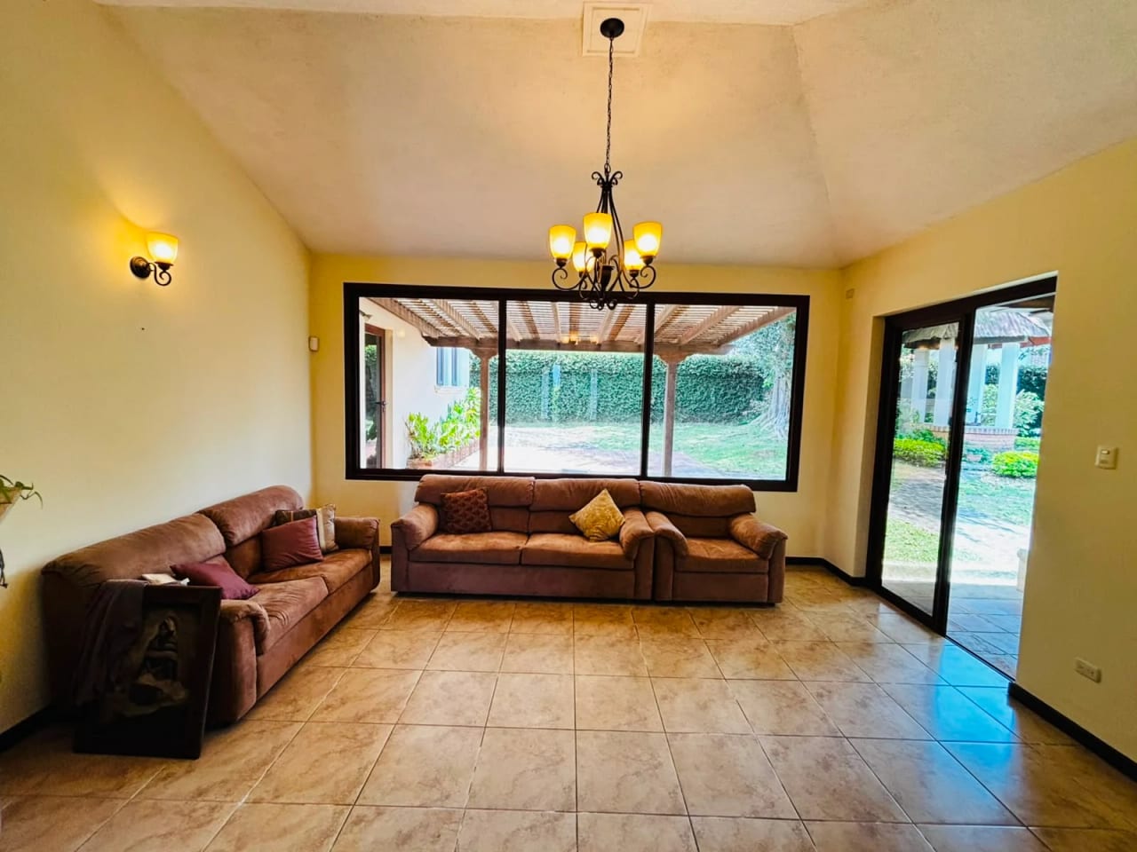 Casa Condominio Real del Campo Km 25 Carretera a Santa Elena Barillas — Casa en Venta en Carretera a El Salvador, Guatemala, Ciudad — foto 4 de 16