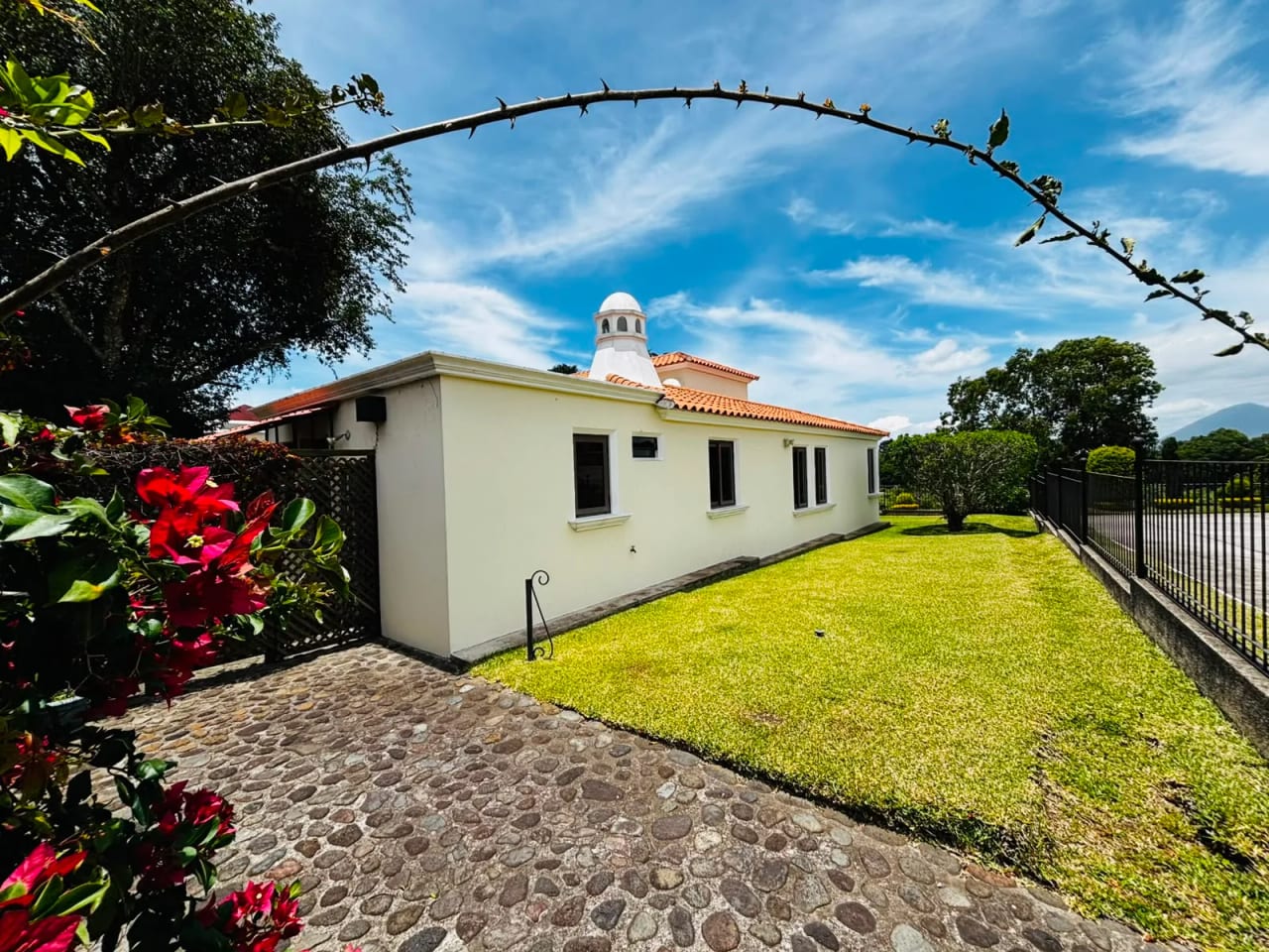 Casa Condominio Real del Campo Km 25 Carretera a Santa Elena Barillas — Casa en Venta en Carretera a El Salvador, Guatemala, Ciudad — foto 9 de 16