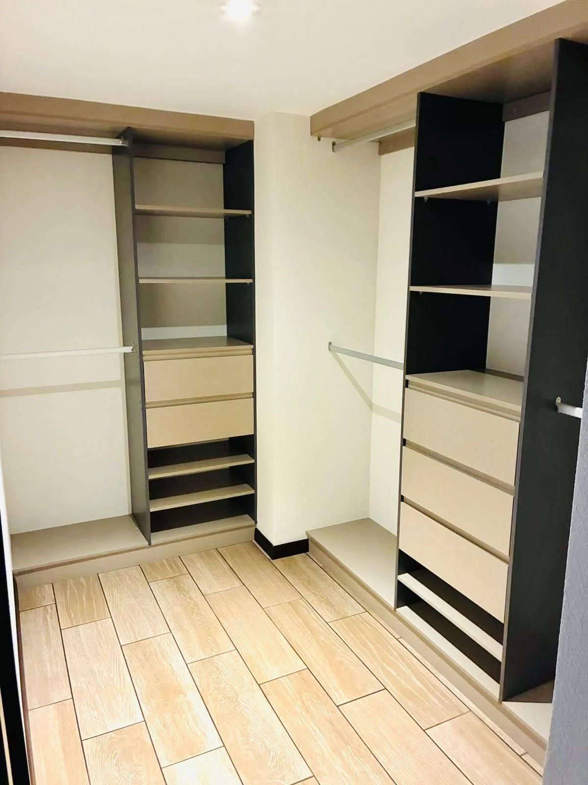 Alquiler Apartamento de 3 dormitorios en zona 16 San Isidro — Apartamento en Alquiler en Zona 16, Guatemala, Ciudad — foto 2 de 11