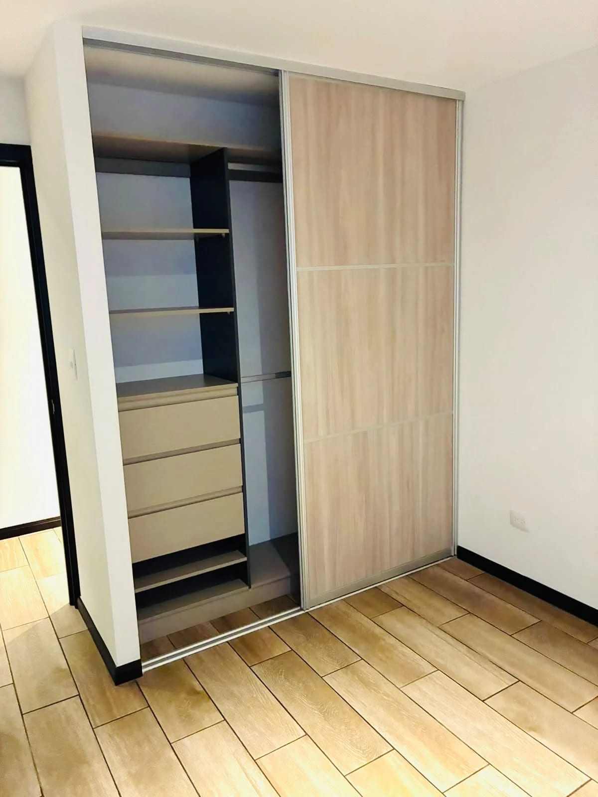 Alquiler Apartamento de 3 dormitorios en zona 16 San Isidro — Apartamento en Alquiler en Zona 16, Guatemala, Ciudad — foto 11 de 11