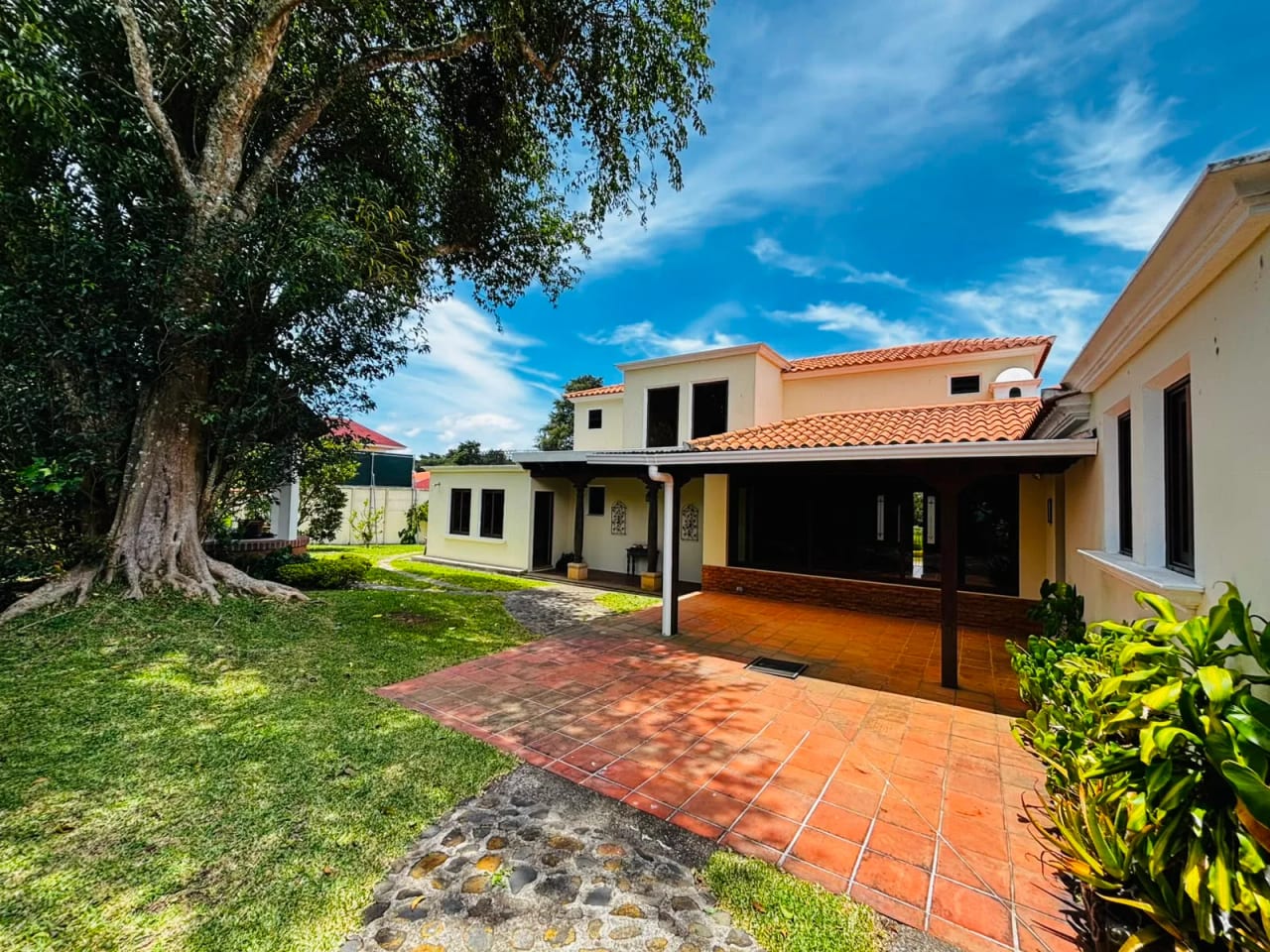 Casa de 4 dormitorios en venta en Condominio Real Del Campo CAES — Casa en Venta en Carretera a El Salvador, Guatemala, Ciudad — foto 5 de 17