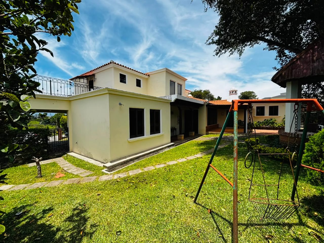 Casa de 4 dormitorios en venta en Condominio Real Del Campo CAES — Casa en Venta en Carretera a El Salvador, Guatemala, Ciudad — foto 6 de 17
