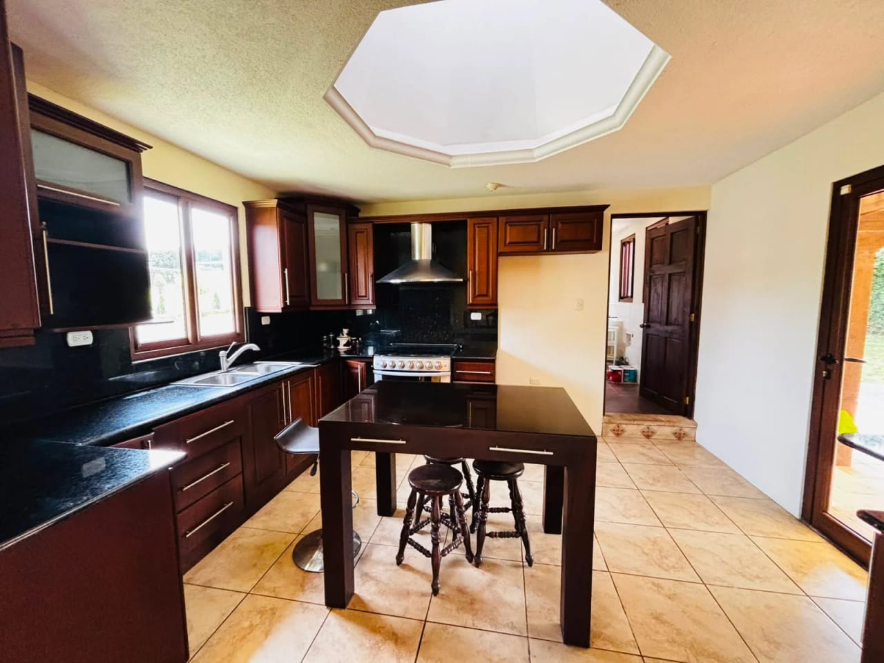 Casa de 4 dormitorios en venta en Condominio Real Del Campo CAES — Casa en Venta en Carretera a El Salvador, Guatemala, Ciudad — foto 13 de 17
