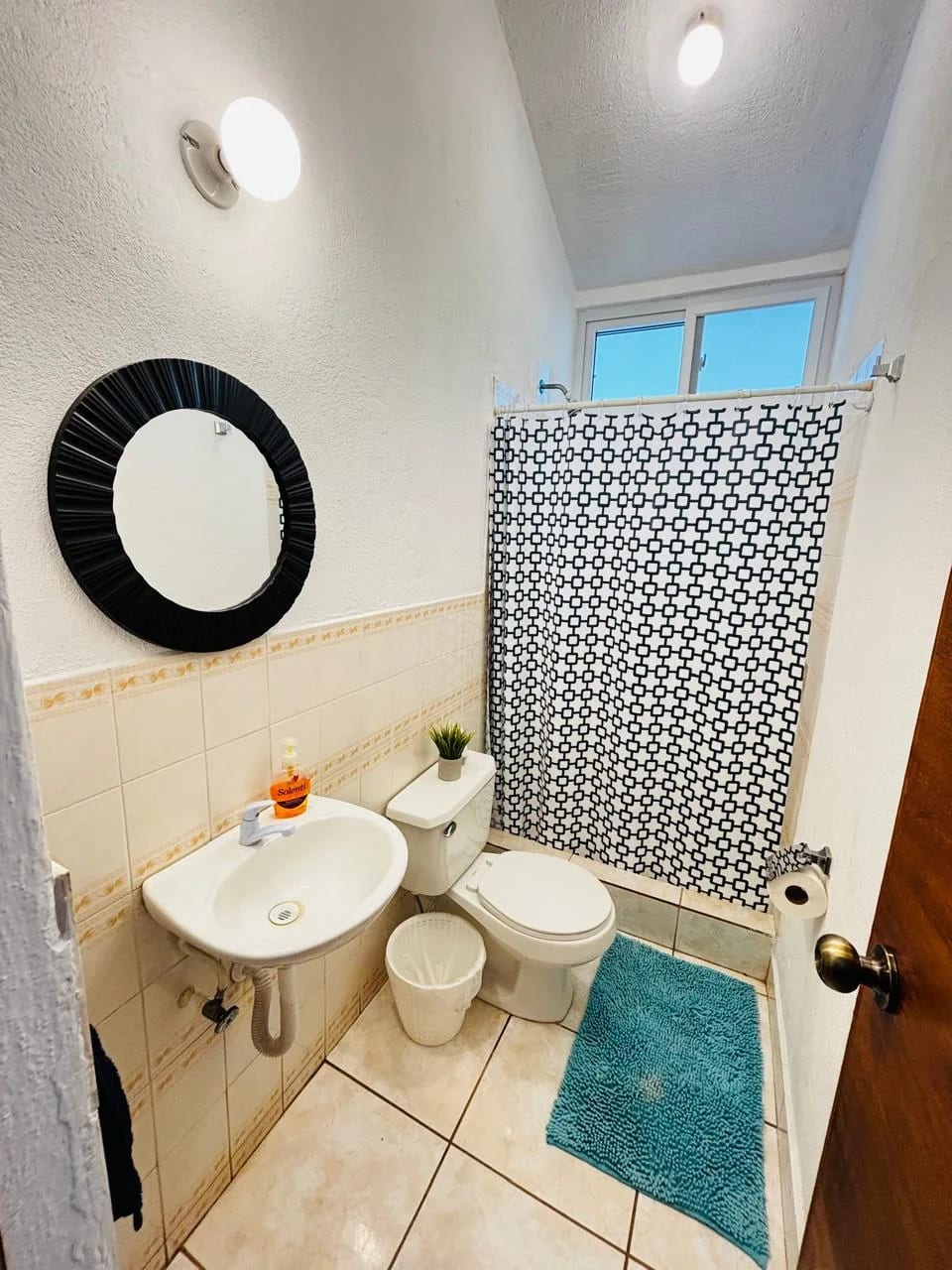 baños — Las lisas casa de Playa con piscina y jardines — Casa vacacional en Venta en Las Lisas, Santa Rosa — foto 16 de 17