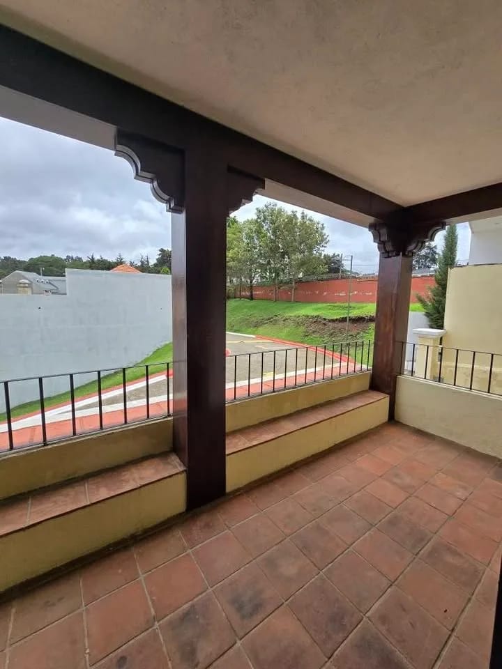 CASA CON JARDÍN EN ALQUILER EN BOUGANVILIAS DE ARRAZOLA CARRETERA SALVADOR KM.16.5 — Casa en Alquiler en Fraijanes, Carretera a El Salvador, Guatemala, Ciudad — foto 7 de 17