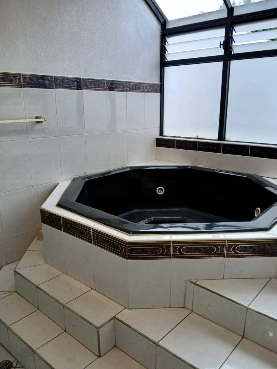 CASA EN VENTA O ALQUILER MANANTIALES ENTRADA A SAN JOSÉ PINULA — Casa en Venta en San José Pinula, Carretera a El Salvador, Guatemala, Ciudad — foto 7 de 17