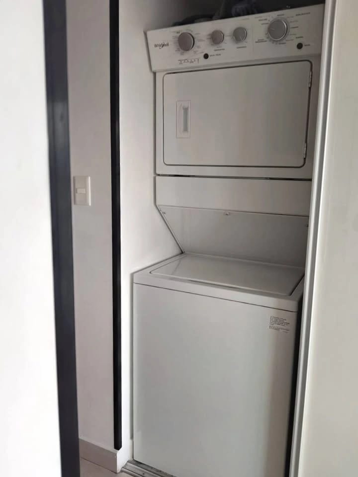 APARTAMENTO AMUEBLADO EN ALQUILER - NIVEL ALTO - EDIFICIO Be14 LA VILLA ZONA 14 — Apartamento en Alquiler en Zona 14, Guatemala, Ciudad — foto 7 de 17