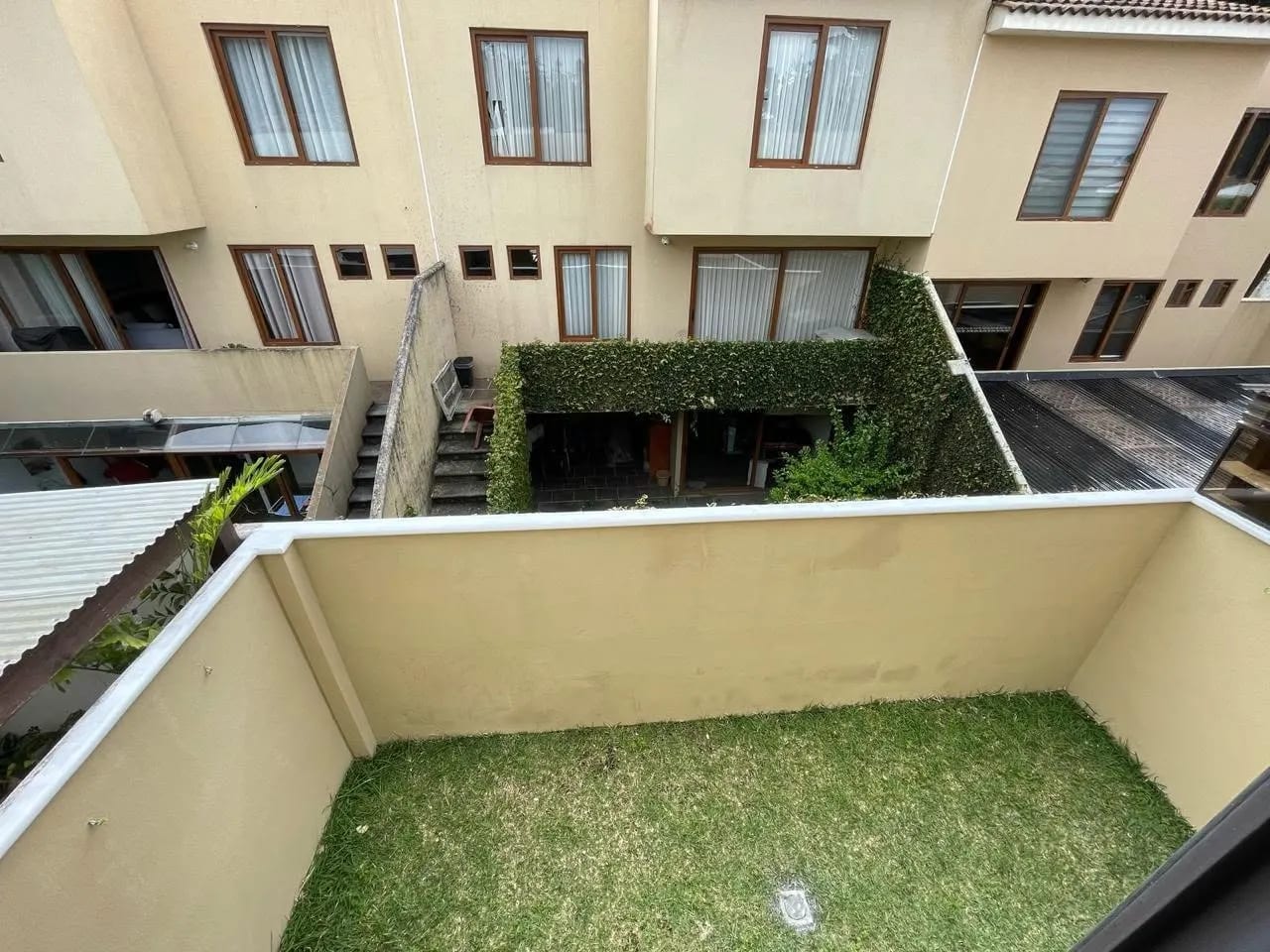CASA EN VENTA CONDOMINIO CUMBRES DE LA ARBOLEDA KN. 21.5 CARRETERA A EL SALVADOR — Casa en Venta en Fraijanes, Carretera a El Salvador, Guatemala, Ciudad — foto 2 de 17