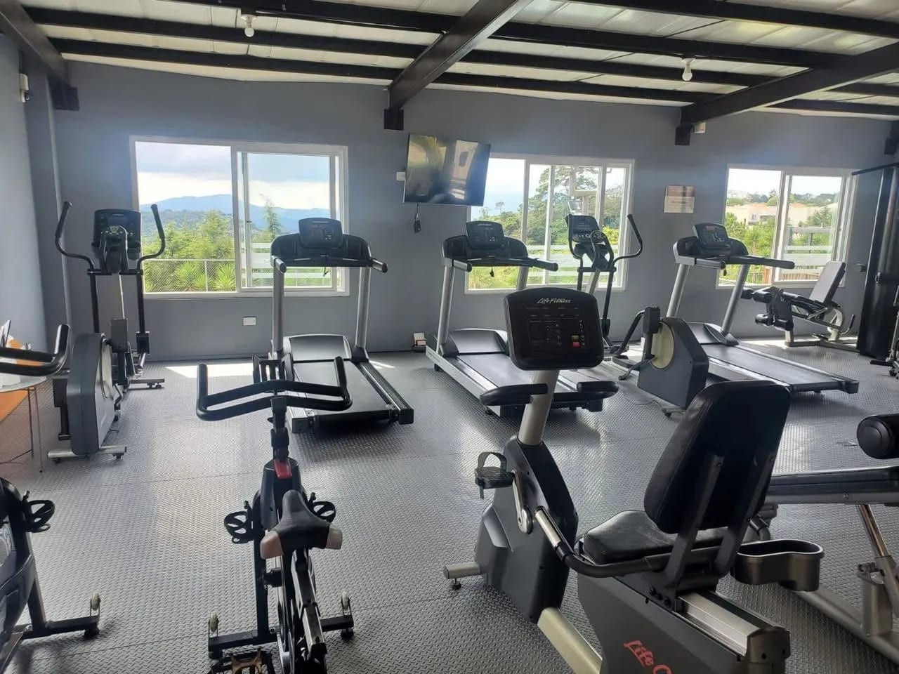 CASA EN VENTA CONDOMINIO CUMBRES DE LA ARBOLEDA KN. 21.5 CARRETERA A EL SALVADOR — Casa en Venta en Fraijanes, Carretera a El Salvador, Guatemala, Ciudad — foto 8 de 17