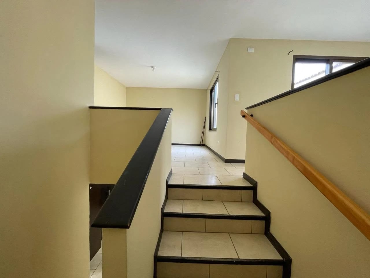 CASA EN VENTA CONDOMINIO CUMBRES DE LA ARBOLEDA KN. 21.5 CARRETERA A EL SALVADOR — Casa en Venta en Fraijanes, Carretera a El Salvador, Guatemala, Ciudad — foto 12 de 17