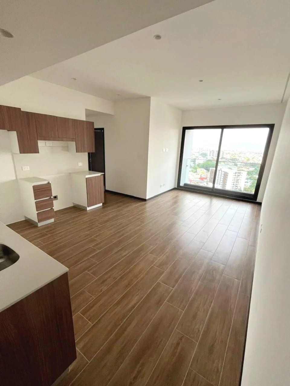 APARTAMENTO EN ALQUILER - NIVEL ALTO - EDIFICIO MARABI MARISCAL ZONA 11 — Apartamento en Alquiler en Zona 11, Guatemala, Ciudad — foto 5 de 17