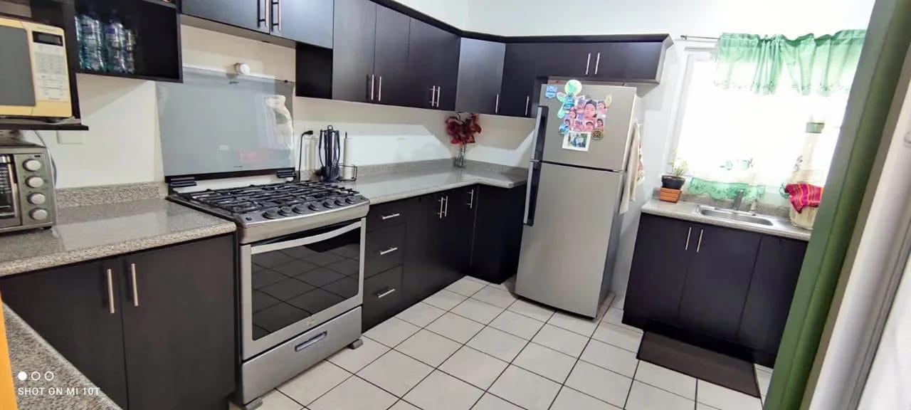 CASA EN VENTA CONDOMINIO CONDADO SAN NICOLÁS ZONA 4 MIXCO — Casa en Venta en Zona 4 Mixco, Guatemala, Ciudad — foto 3 de 4