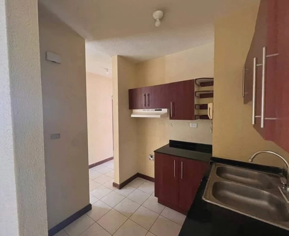 APARTAMENTO EN ALQUILER CONDOMINIO VALLES DE ACATÁN ZONA 16 — Apartamento en Alquiler en Zona 16, Guatemala, Ciudad — foto 4 de 7