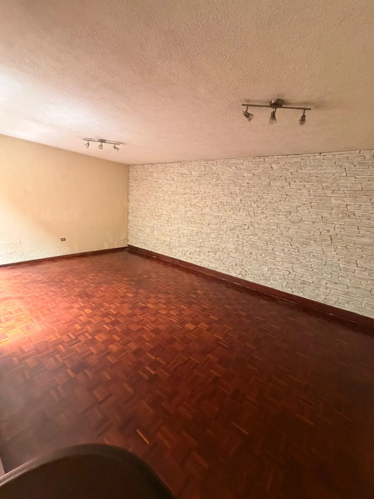 CASA EN ALQUILER EN CONDOMINIO LA PRADERA ZONA 10 — Casa en Alquiler en Zona 10, Guatemala, Ciudad — foto 13 de 17