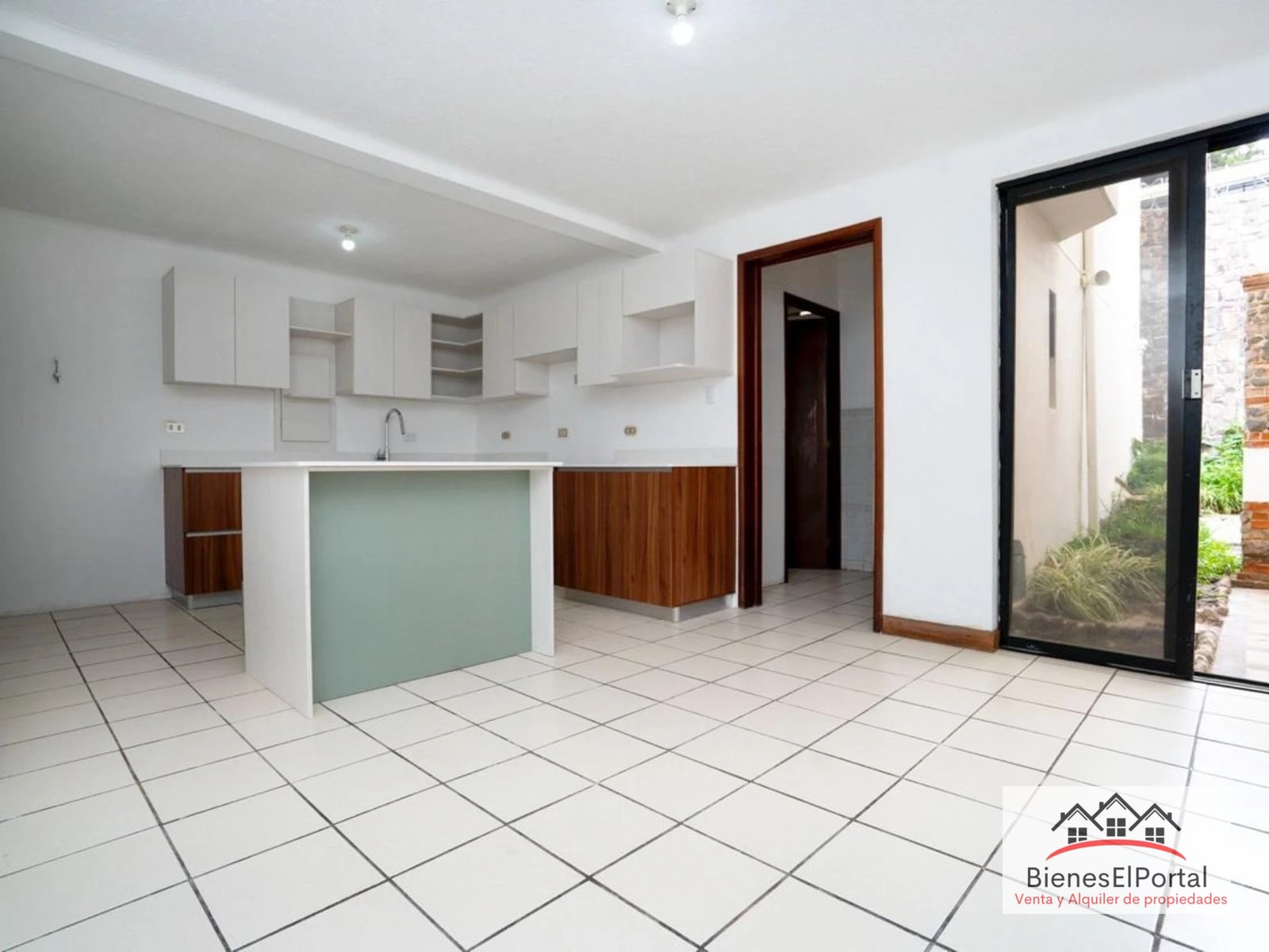 Casa en San Miguel II, Km.16.5 CAES Santa Catarina Pinula — Casa en Venta en Carretera a El Salvador, Guatemala, Ciudad — foto 2 de 9