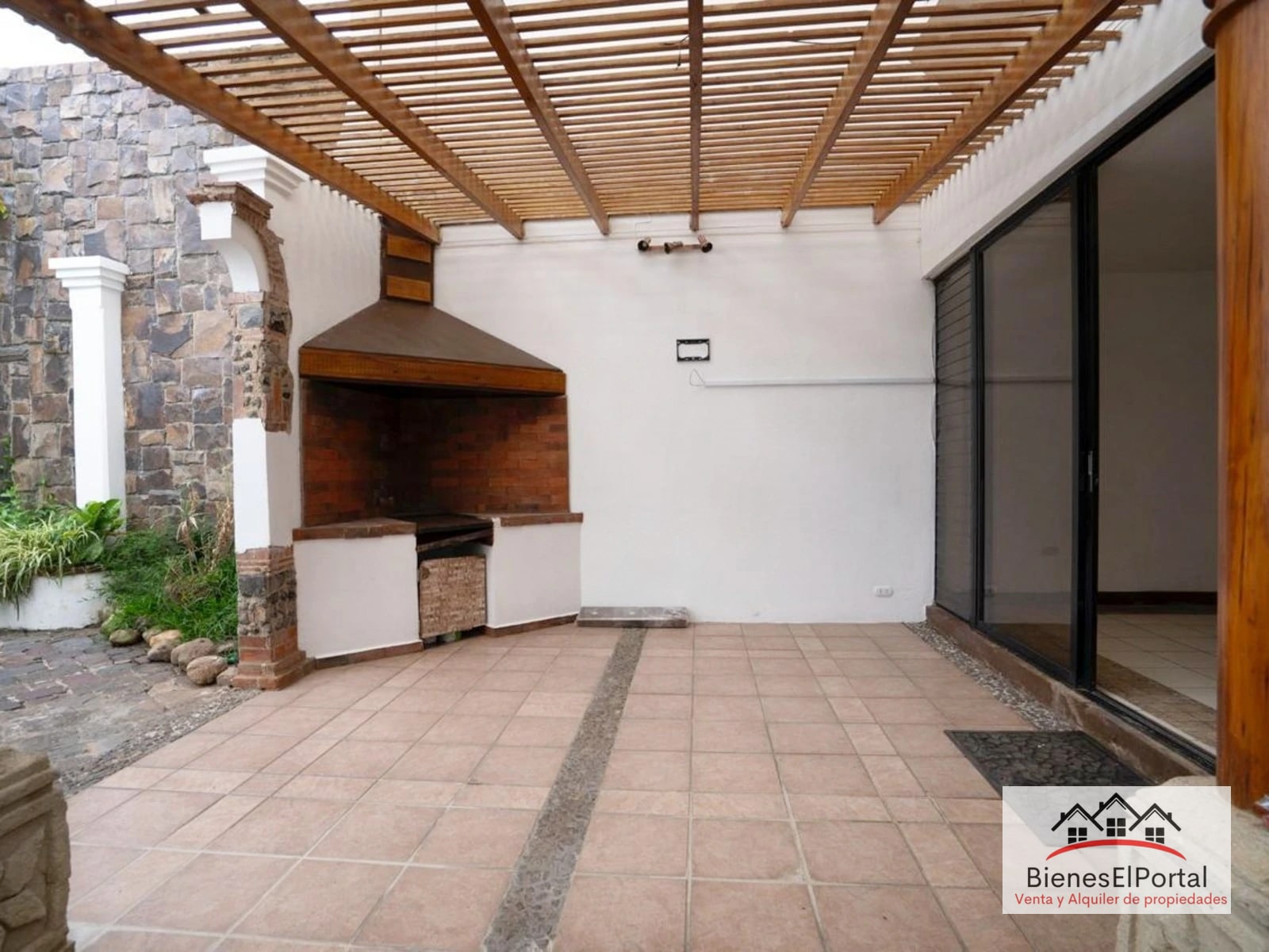 Casa en San Miguel II, Km.16.5 CAES Santa Catarina Pinula — Casa en Venta en Carretera a El Salvador, Guatemala, Ciudad — foto 4 de 9