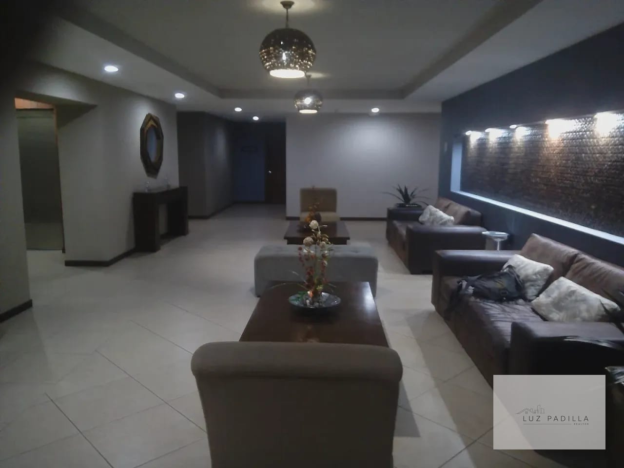 AMPLIO APARTAMNTO EN ZONA 10 ALANDRA — Apartamento en Alquiler en Zona 10, Guatemala, Ciudad — foto 4 de 5