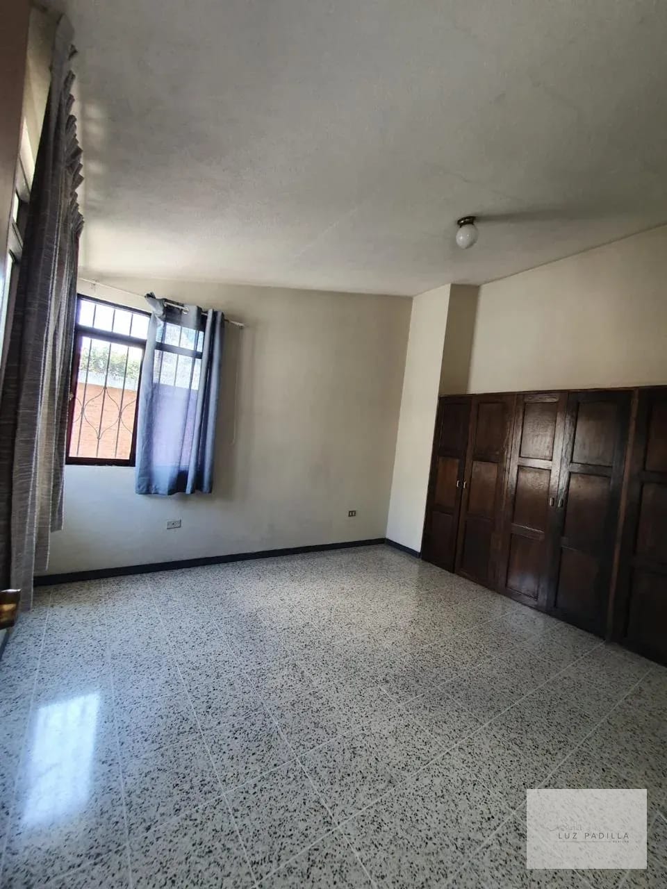 Amplia casa en Colonia El Carmen Zona 12 — Casa en Venta en El Carmen, Zona 12, Guatemala, Ciudad — foto 3 de 17