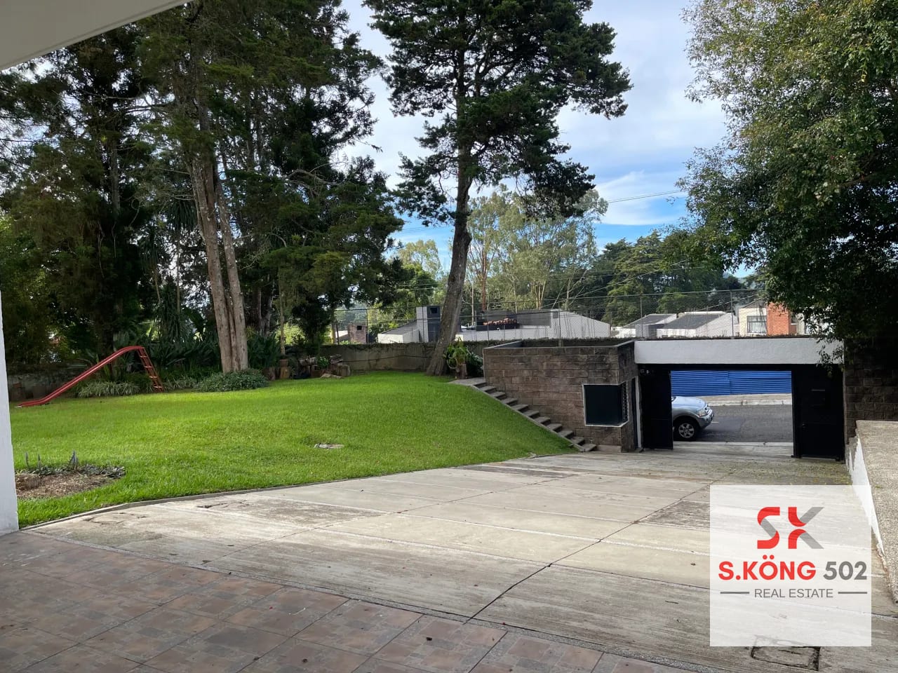 SE RENTA CASA GRANDE CON ENORME JARDÍN EN EL SOCORRO, Km. 12.7 HILLTOP, CES — Casa en Alquiler en Santa Catarina Pinula, Guatemala, Ciudad — foto 2 de 16