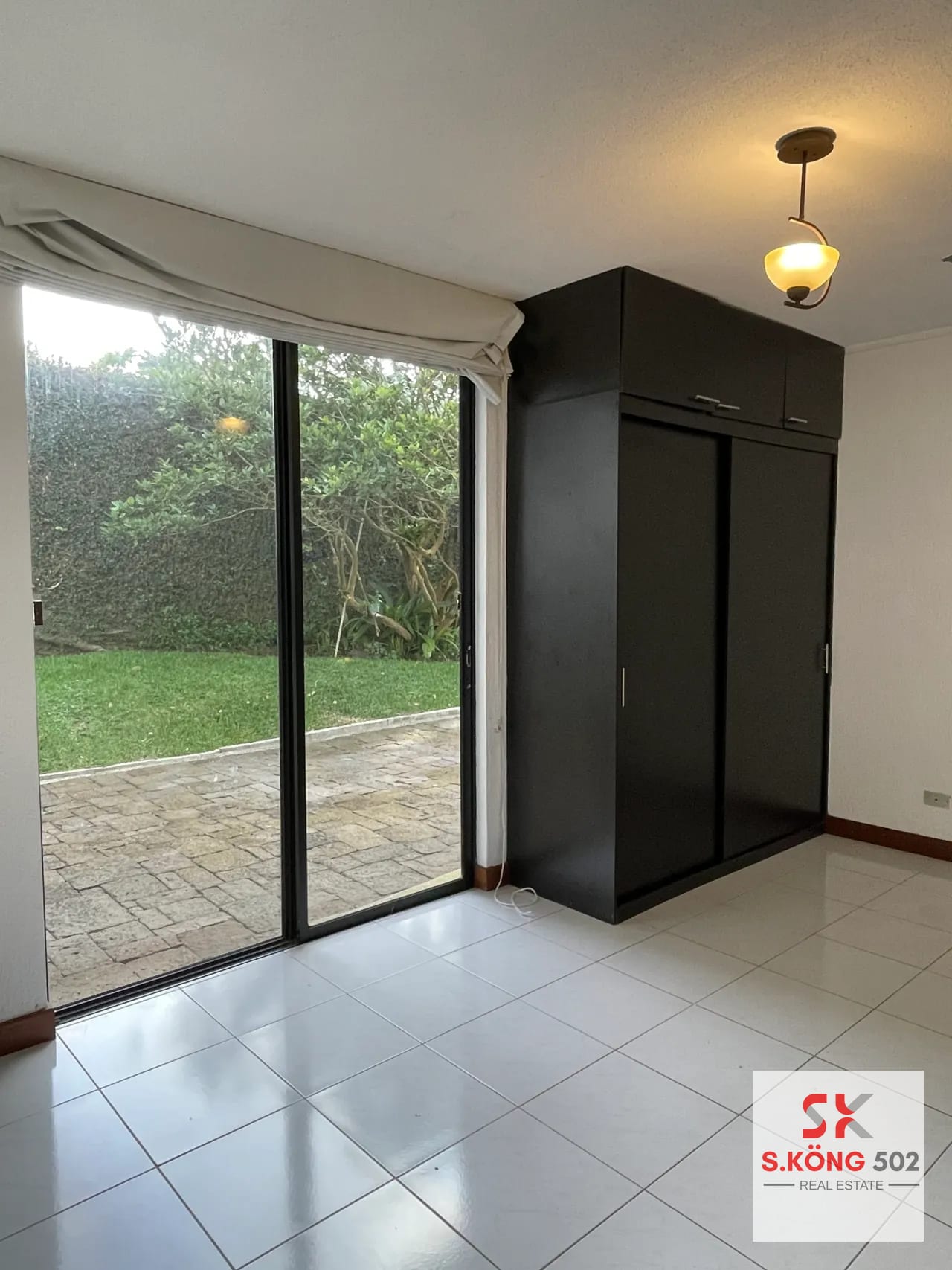 SE RENTA CASA GRANDE CON ENORME JARDÍN EN EL SOCORRO, Km. 12.7 HILLTOP, CES — Casa en Alquiler en Santa Catarina Pinula, Guatemala, Ciudad — foto 9 de 16