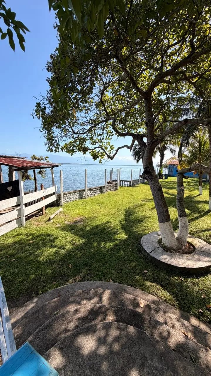 TERRENO EN VENTA A ORILLA DE PLAYA EN EL ESTOR IZABAL — Terreno en Venta en El Estor, Izabal — foto 3 de 6