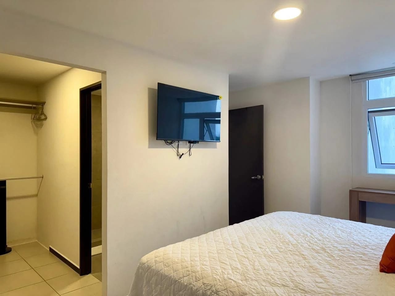 APARTAMENTO AMUEBLADO EN RENTA EN PARQUE SAN JORGE ZONA 11 — Apartamento en Alquiler en Parque San Jorge, Zona 11, Guatemala, Ciudad — foto 8 de 17