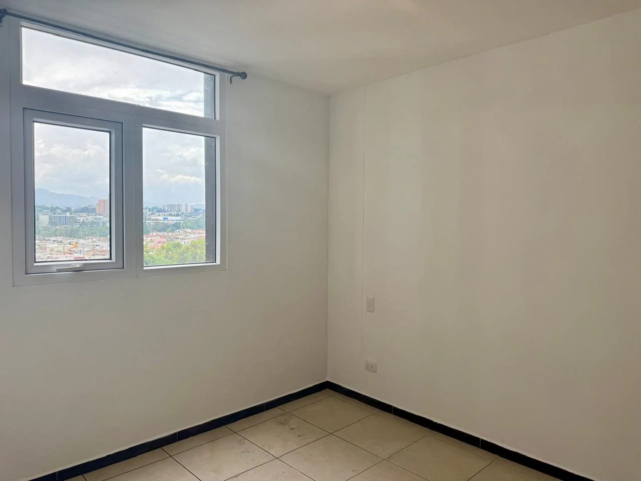 APARTAMENTO EN RENTA EN PARQUE SAN JORGE ZONA 11 — Apartamento en Alquiler en Parque San Jorge, Zona 11, Guatemala, Ciudad — foto 5 de 15