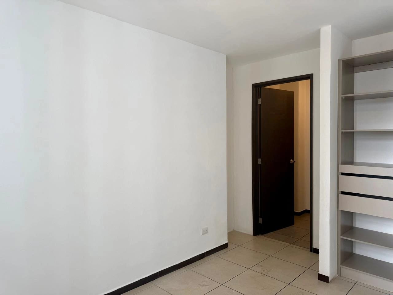 APARTAMENTO EN RENTA EN PARQUE SAN JORGE ZONA 11 — Apartamento en Alquiler en Parque San Jorge, Zona 11, Guatemala, Ciudad — foto 6 de 15