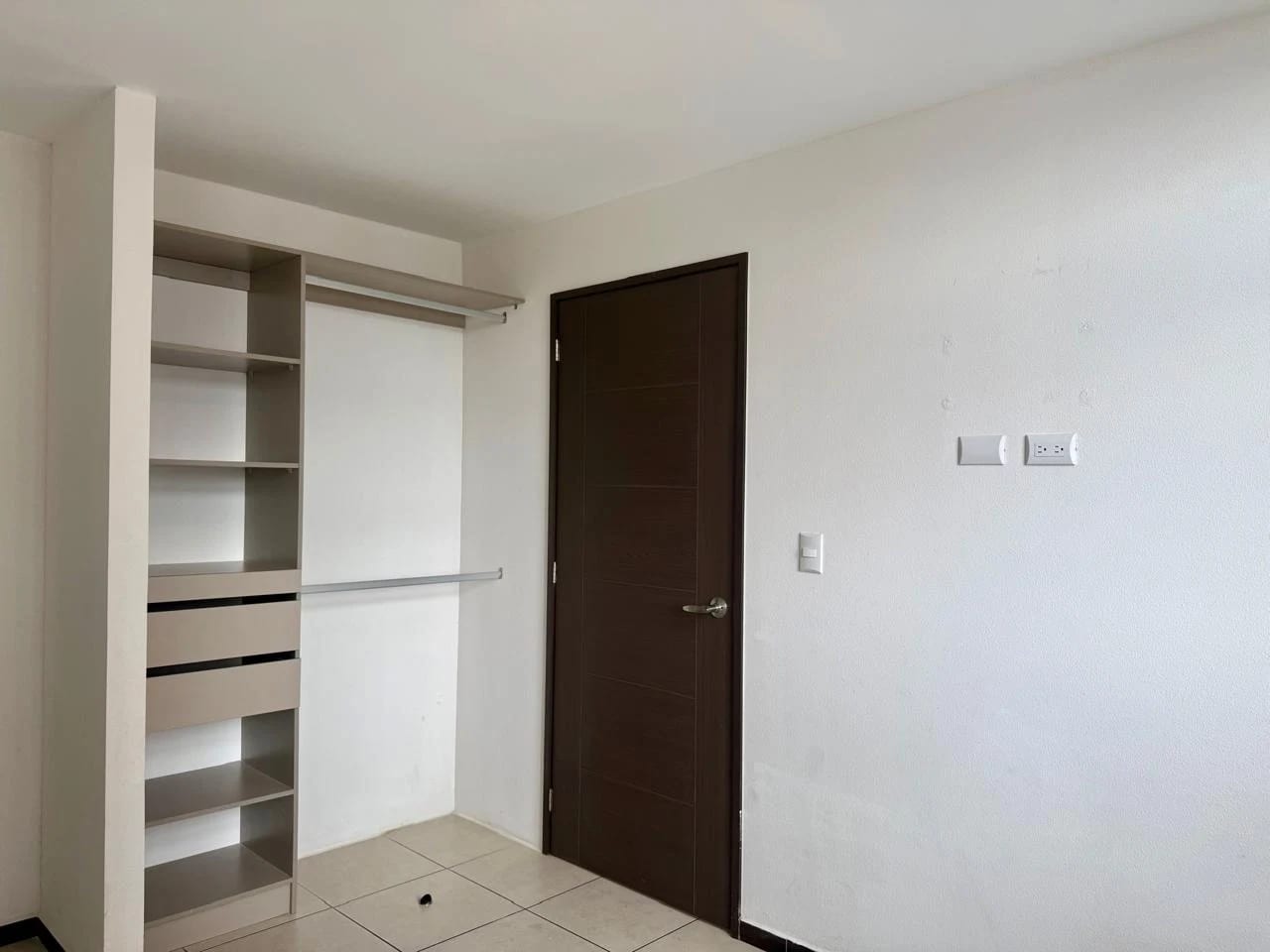 APARTAMENTO EN RENTA EN PARQUE SAN JORGE ZONA 11 — Apartamento en Alquiler en Parque San Jorge, Zona 11, Guatemala, Ciudad — foto 8 de 15
