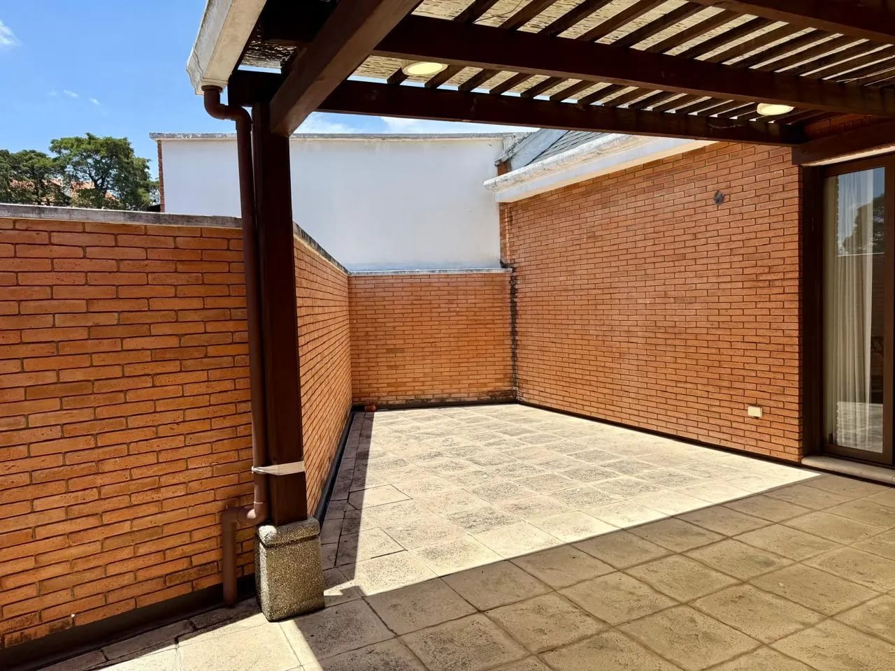 CASA EN VENTA EN ZONA 10 PASAJE OAKLAND — Casa en Venta en Pasaje Oakland, Zona 10, Guatemala, Ciudad — foto 15 de 16