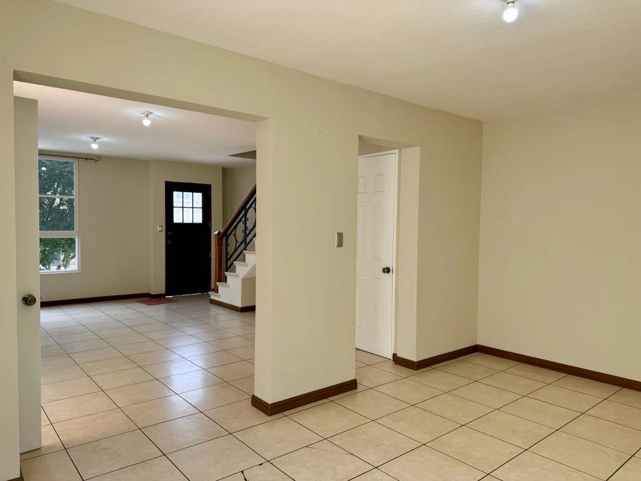 CASA EN VENTA EN CONDADO NARANJO ZONA 4 DE MIXCO — Casa en Venta en Condado Naranjo, Zona 4 Mixco, Guatemala, Ciudad — foto 4 de 17