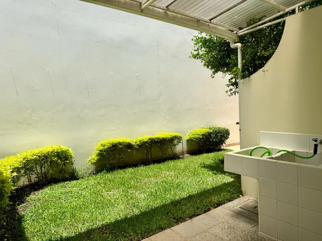 CASA EN VENTA EN CONDADO NARANJO ZONA 4 DE MIXCO — Casa en Venta en Condado Naranjo, Zona 4 Mixco, Guatemala, Ciudad — foto 8 de 17