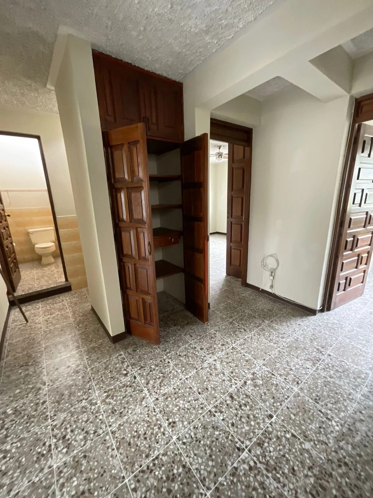 CASA EN VENTA EN ZONA 11, EN RESIDENCIAL — Casa en Venta en Zona 11, Guatemala, Ciudad — foto 5 de 10
