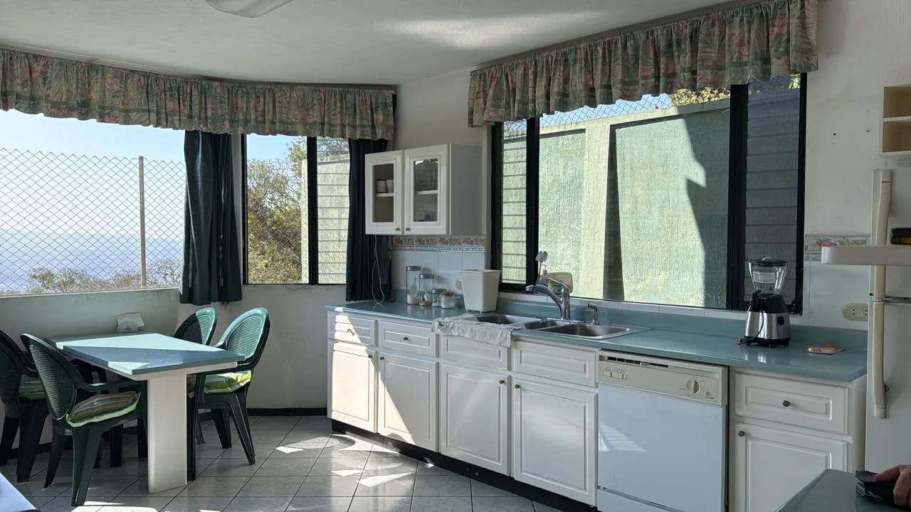 CASA EN VENTA EN CARRETERA A EL SALVADOR, KM 18.5, ACCESO POR LA BRECHA — Casa en Venta en Bosques de Villa Verde, Carretera a El Salvador, Guatemala, Ciudad — foto 3 de 16