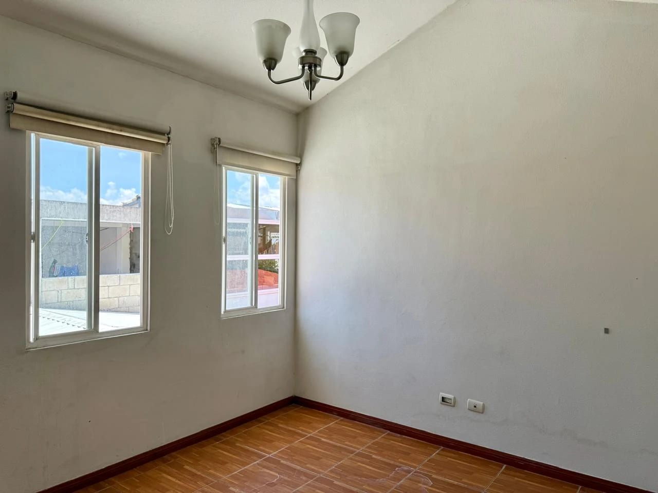 CASA EN VENTA EN VILLA NUEVA, JARDINES DE VERONA, CIUDAD SANTA CLARA — Casa en Venta en Villa Nueva, Guatemala, Ciudad — foto 16 de 17