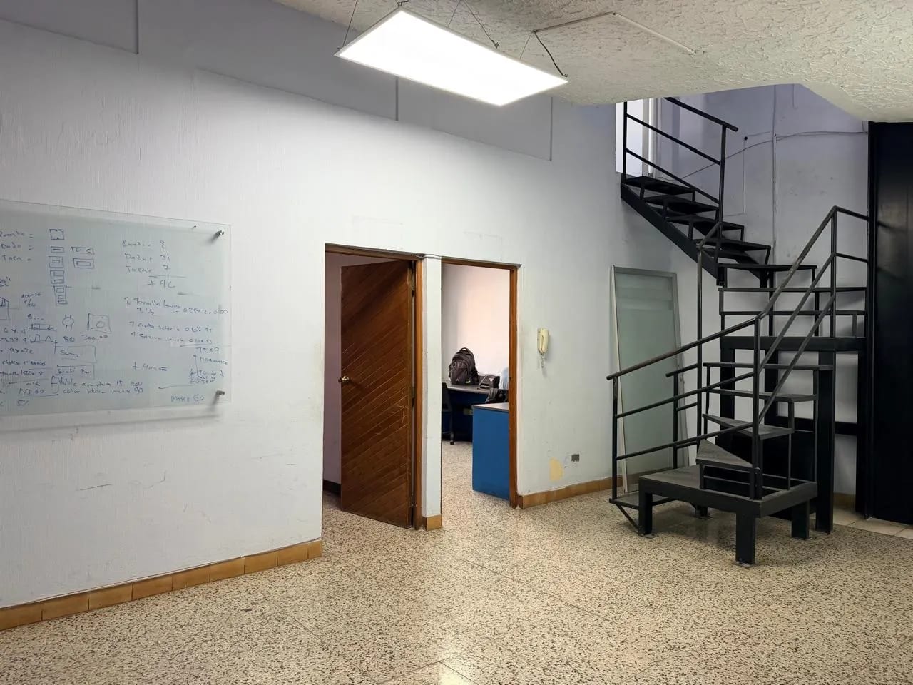 PROPIEDAD EN VENTA EN ZONA 11, COLONIA ROOSEVELT, IDEAL PARA OFICINAS — Casa en Venta en Zona 11, Guatemala, Ciudad — foto 1 de 10
