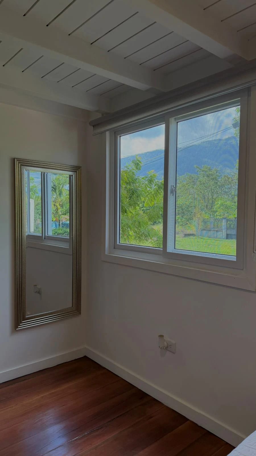 PROPIEDAD EN VENTA EN IZABAL, A ORILLA DEL LAGO — Casa vacacional en Venta en El Estor, Izabal — foto 13 de 15