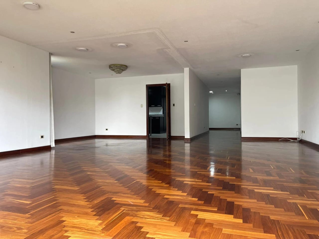 APARTAMENTO EN VENTA EN ZONA 14, VILLA MAYOR — Apartamento en Venta en Villa Mayor, Zona 14, Guatemala, Ciudad — foto 3 de 9