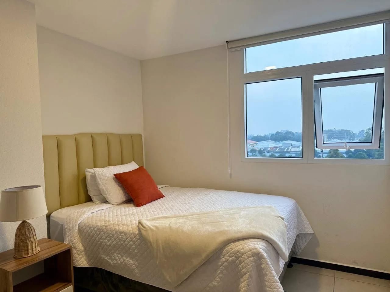 APARTAMENTO AMUEBLADO EN RENTA EN ZONA 11, PARQUE SAN JORGE — Apartamento en Alquiler en Parque San Jorge, Zona 11, Guatemala, Ciudad — foto 4 de 17