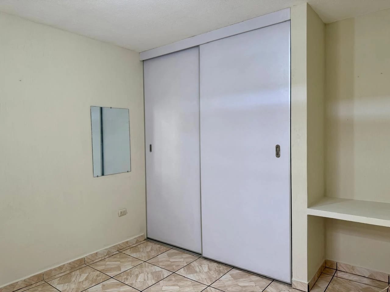 APARTAMENTO EN RENTA EN SAN CRISTOBAL, SECTOR B2 — Apartamento en Alquiler en Zona 8 Mixco, Guatemala, Ciudad — foto 10 de 17