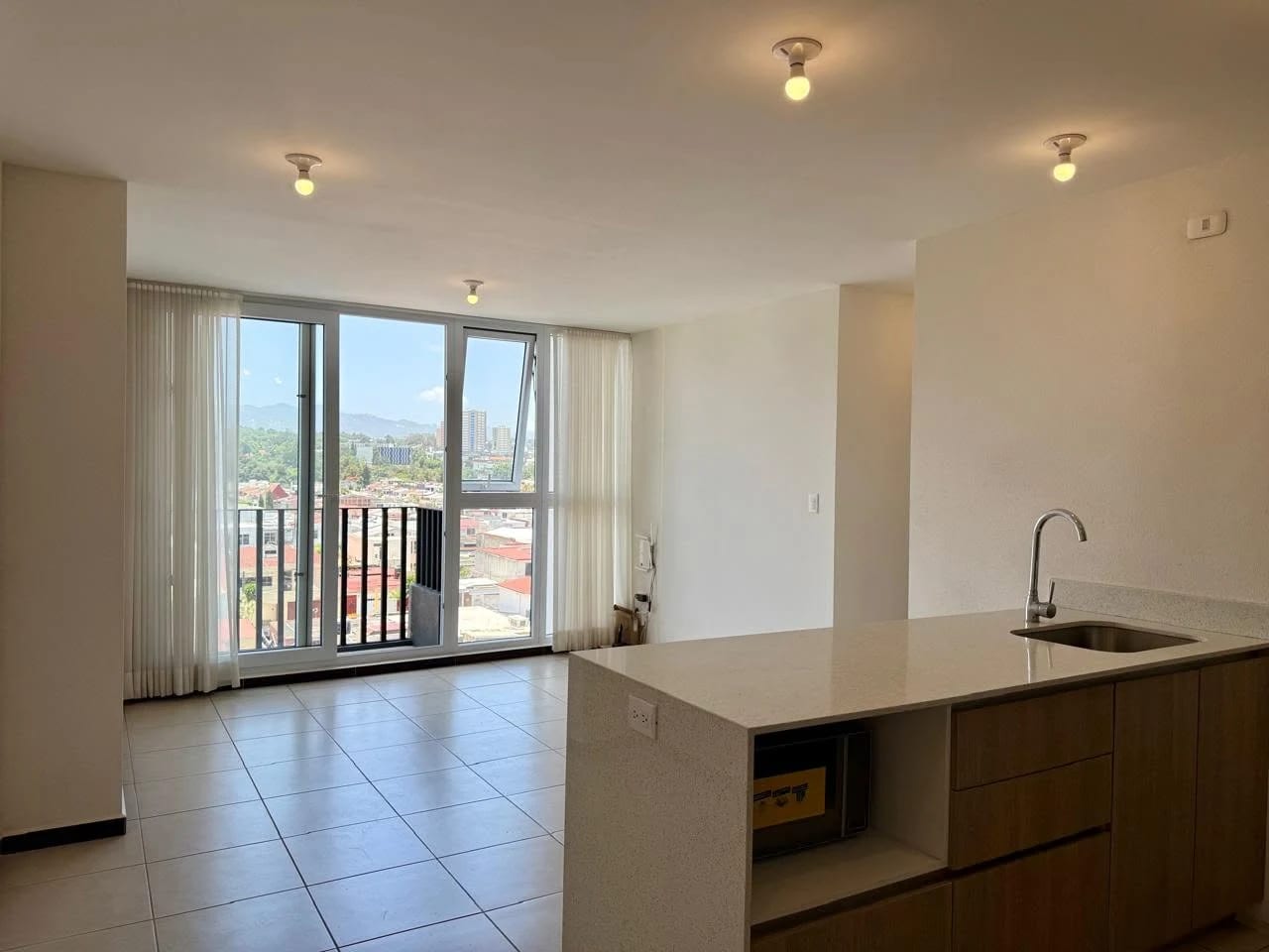 APARTAMENTO EN RENTA EN ZONA 11, PARQUE SAN JORGE — Apartamento en Alquiler en Parque San Jorge, Zona 11, Guatemala, Ciudad — foto 1 de 17