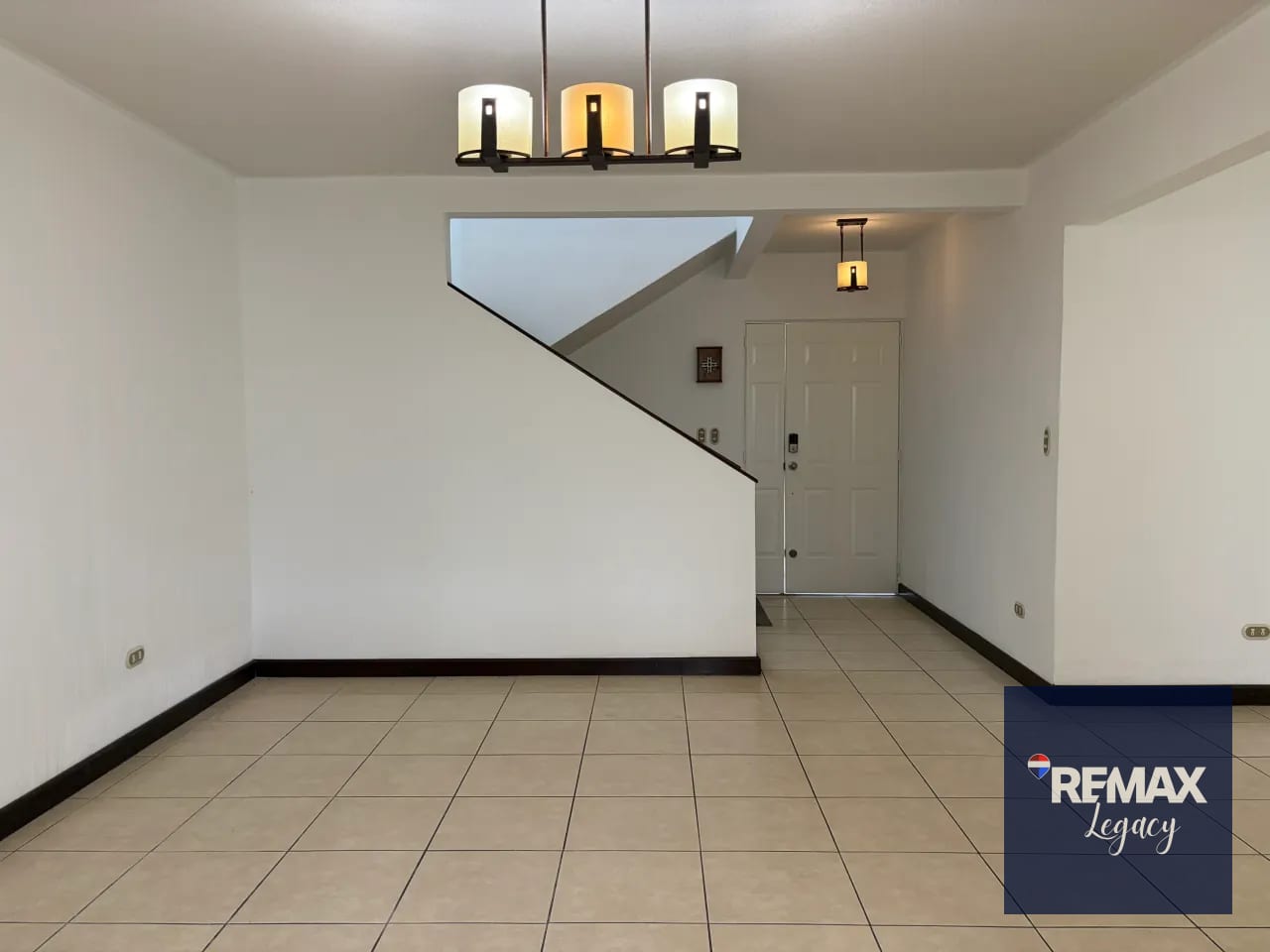 Casa Venta | Portal de San Isidro | zona 16 — Casa en Venta en San Isidro, Zona 16, Guatemala, Ciudad — foto 2 de 17