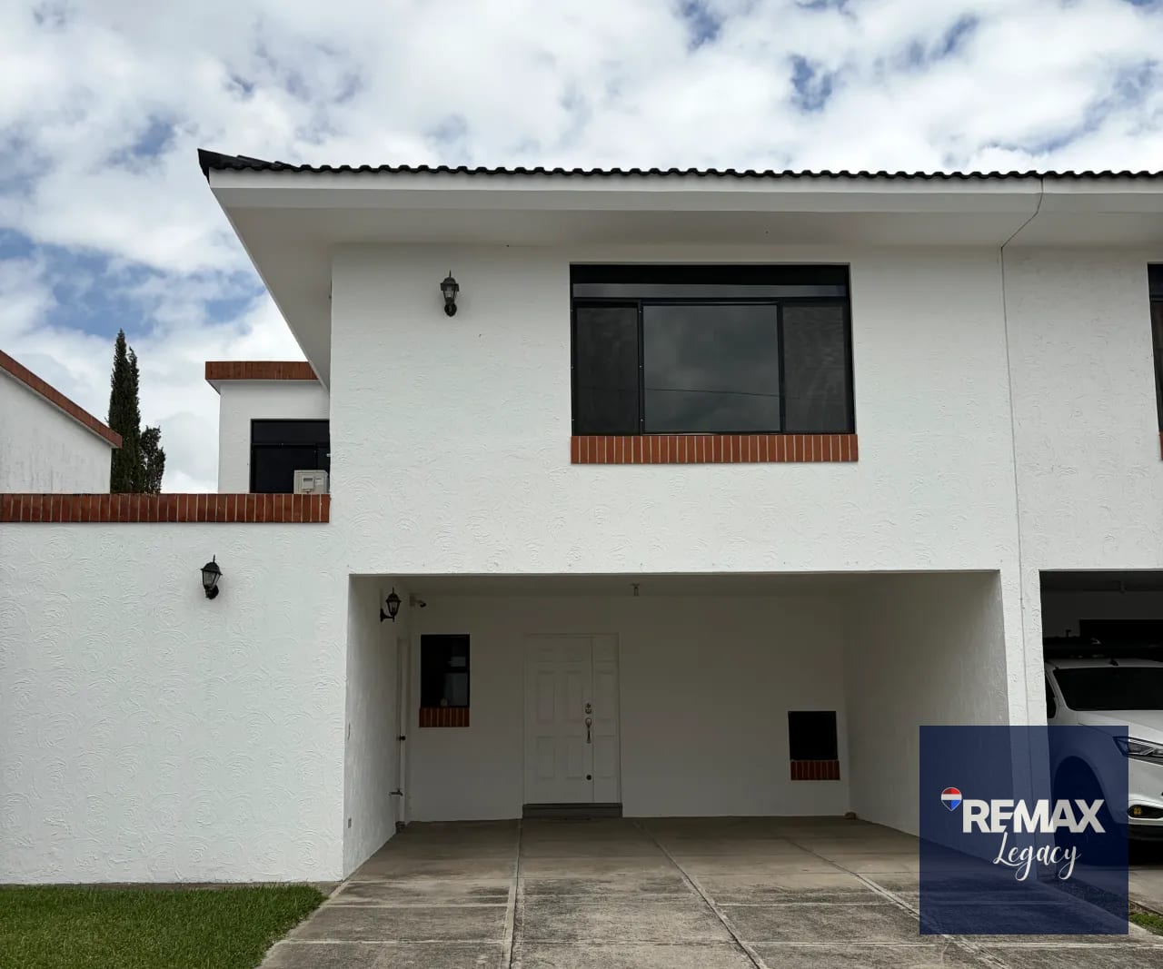 Casa Venta | Portal de San Isidro | zona 16 — Casa en Venta en San Isidro, Zona 16, Guatemala, Ciudad — foto 1 de 17
