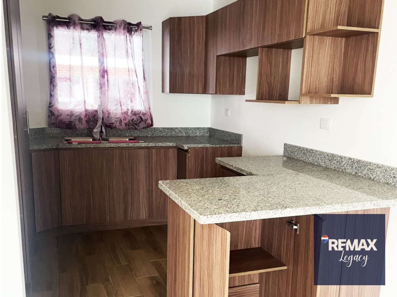 Casa Venta | Condominio Fiore Los Olivares | San José Pinula — Casa en Venta en San José Pinula, Guatemala, Ciudad — foto 2 de 5