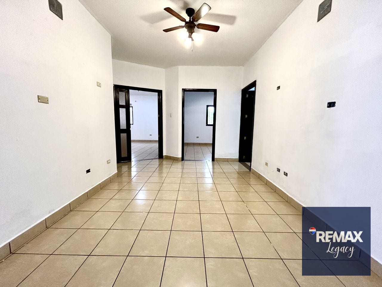 Casa Venta | Jardines de San Isidro | zona 16 — Casa en Venta en Zona 16, Guatemala, Ciudad — foto 6 de 17