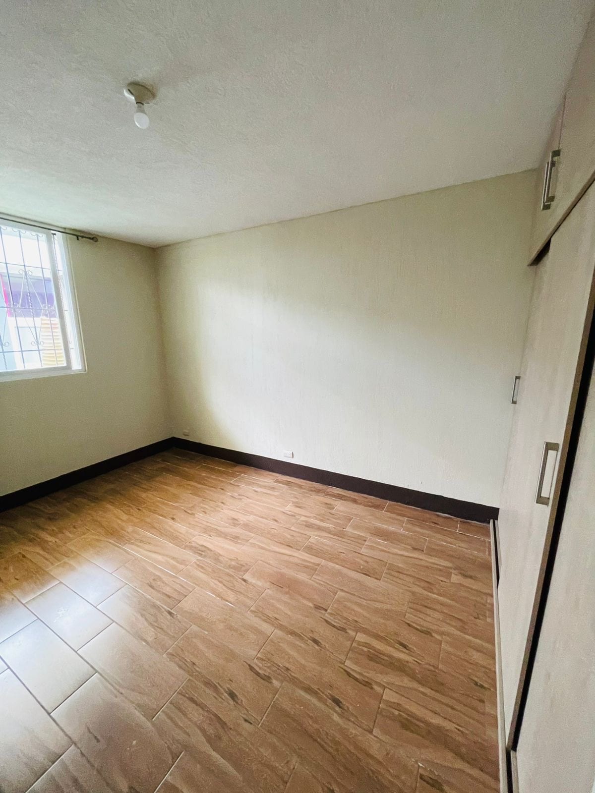Espaciosa y acogedora Casa en renta en Carretera a El Salvador por colegio MAO — Casa en Alquiler en San Agustin Vista al Lago, Carretera a El Salvador, Guatemala, Ciudad — foto 6 de 14