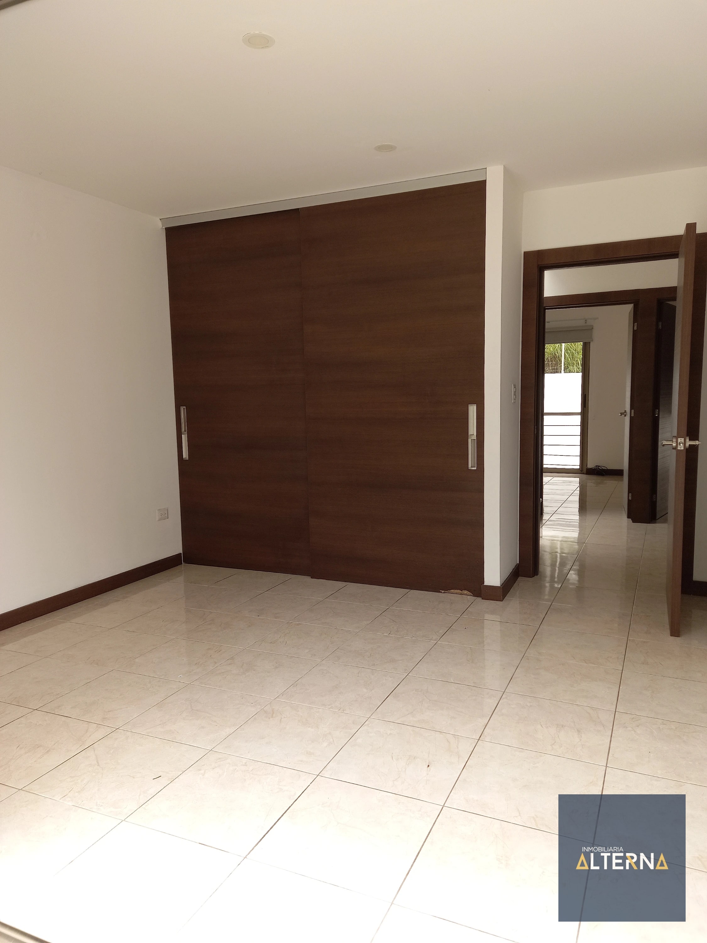 Apartamento en Renta en zona 14 — Apartamento en Alquiler en Attica, Zona 14, Guatemala, Ciudad — foto 1 de 17