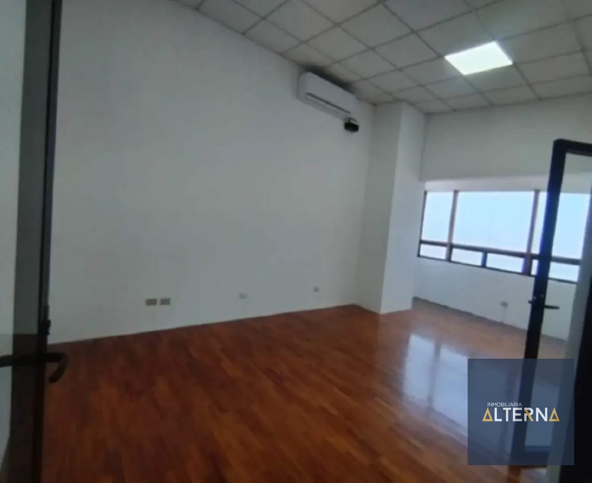 Amplia Oficina en Renta en Zona 13 — Oficina en Alquiler en Zona 13, Guatemala, Ciudad — foto 1 de 9