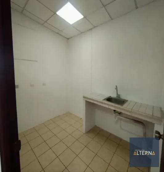 Amplia Oficina en Renta en Zona 13 — Oficina en Alquiler en Zona 13, Guatemala, Ciudad — foto 6 de 9