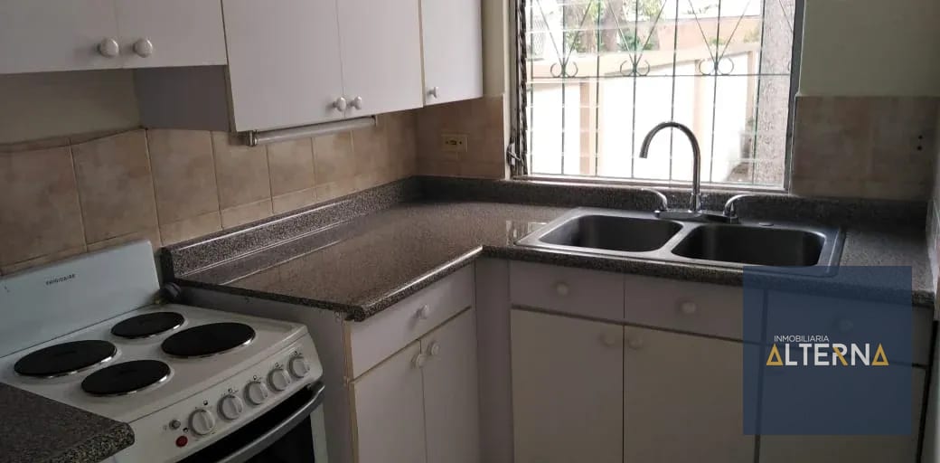 Apartamento en Renta amueblado en zona 9 — Apartamento en Alquiler en Zona 9, Guatemala, Ciudad — foto 1 de 12